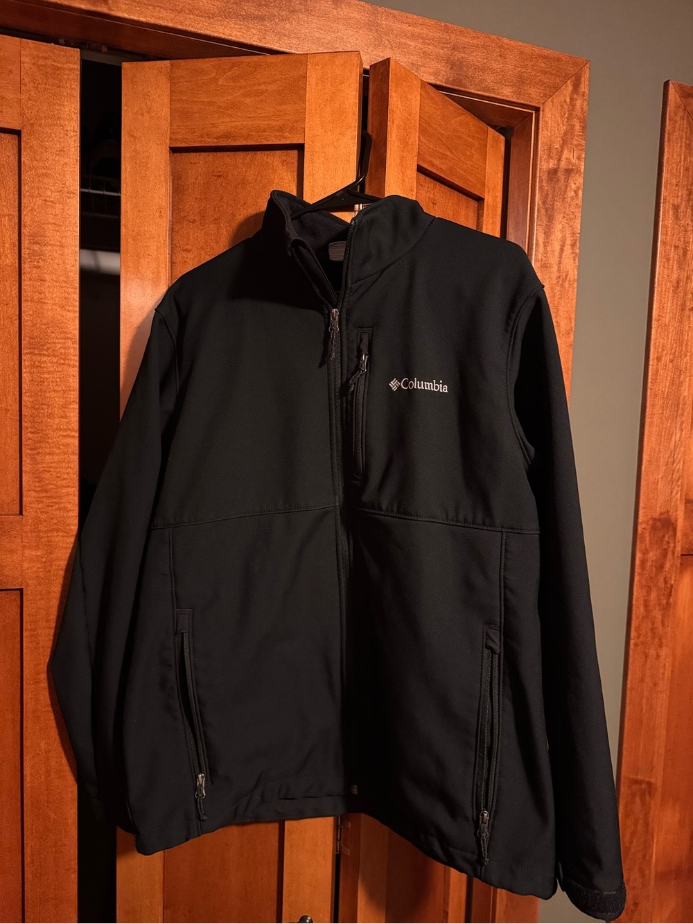 Columbia Black Lightweight Softshell Jacket